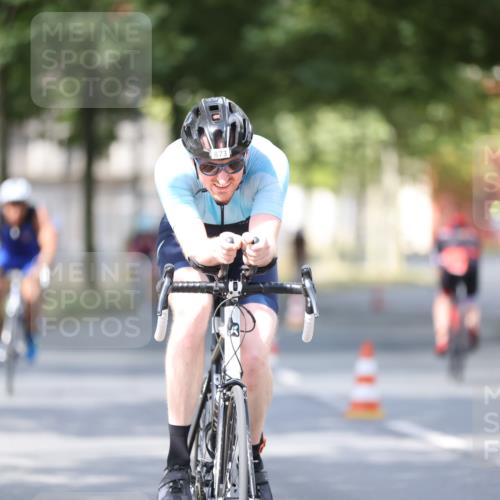 11.08.2024 - GEWOBA Citytriathlon Bremen H.Heesch http://msf.ph/oto/6801783 11.08.2024 12:02:31 Laufen  meine-sportfotos.de