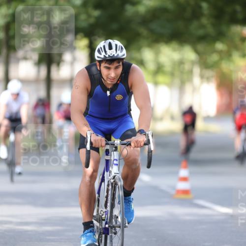 11.08.2024 - GEWOBA Citytriathlon Bremen H.Heesch http://msf.ph/oto/6801804 11.08.2024 12:02:33 Laufen  meine-sportfotos.de