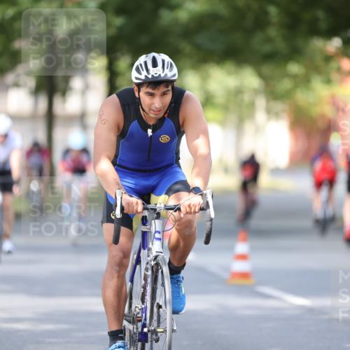 11.08.2024 - GEWOBA Citytriathlon Bremen H.Heesch http://msf.ph/oto/6801806 11.08.2024 12:02:33 Laufen  meine-sportfotos.de