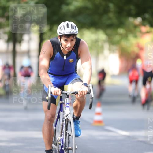 11.08.2024 - GEWOBA Citytriathlon Bremen H.Heesch http://msf.ph/oto/6801808 11.08.2024 12:02:33 Laufen  meine-sportfotos.de
