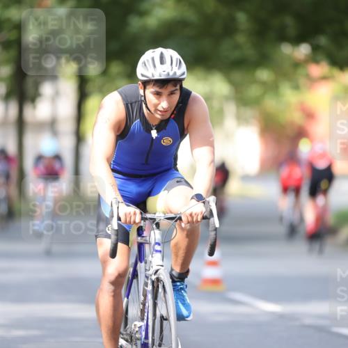 11.08.2024 - GEWOBA Citytriathlon Bremen H.Heesch http://msf.ph/oto/6801810 11.08.2024 12:02:33 Laufen  meine-sportfotos.de
