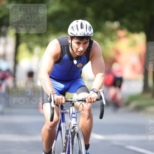 11.08.2024 - GEWOBA Citytriathlon Bremen H.Heesch http://msf.ph/oto/6801815 11.08.2024 12:02:33 Laufen  meine-sportfotos.de