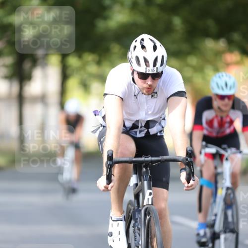 11.08.2024 - GEWOBA Citytriathlon Bremen H.Heesch http://msf.ph/oto/6801837 11.08.2024 12:02:35 Laufen  meine-sportfotos.de