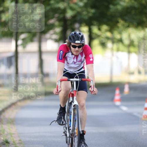 11.08.2024 - GEWOBA Citytriathlon Bremen H.Heesch http://msf.ph/oto/6801843 11.08.2024 12:02:37 Laufen  meine-sportfotos.de