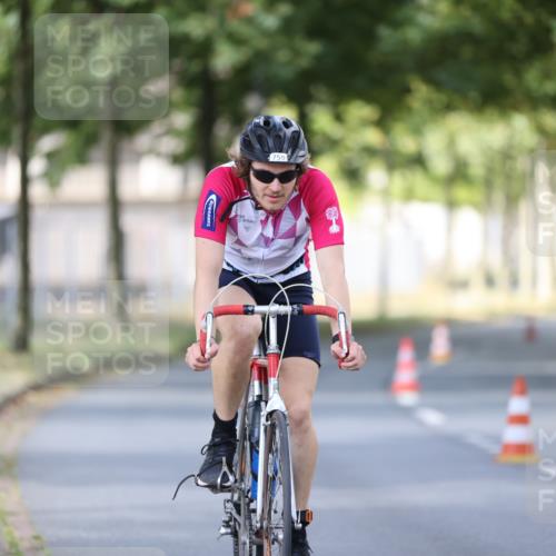 11.08.2024 - GEWOBA Citytriathlon Bremen H.Heesch http://msf.ph/oto/6801846 11.08.2024 12:02:37 Laufen  meine-sportfotos.de