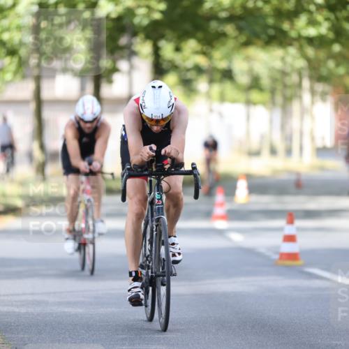 11.08.2024 - GEWOBA Citytriathlon Bremen H.Heesch http://msf.ph/oto/6801880 11.08.2024 12:02:48 Laufen  meine-sportfotos.de