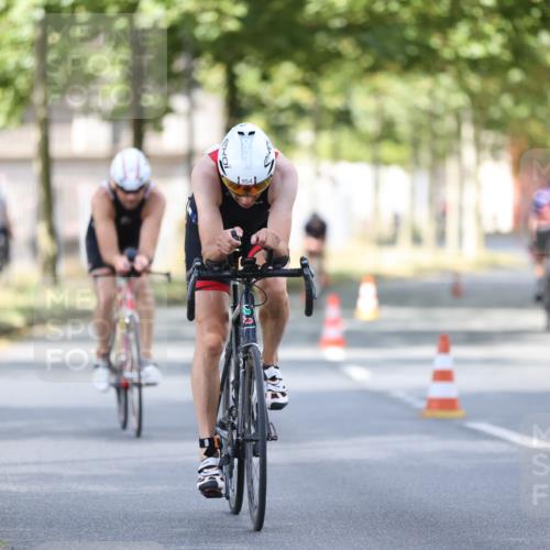 11.08.2024 - GEWOBA Citytriathlon Bremen H.Heesch http://msf.ph/oto/6801882 11.08.2024 12:02:48 Laufen  meine-sportfotos.de