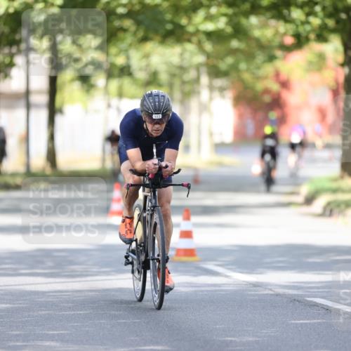 11.08.2024 - GEWOBA Citytriathlon Bremen H.Heesch http://msf.ph/oto/6801929 11.08.2024 12:02:52 Laufen  meine-sportfotos.de