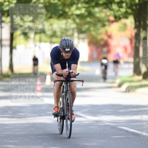 11.08.2024 - GEWOBA Citytriathlon Bremen H.Heesch http://msf.ph/oto/6801935 11.08.2024 12:02:53 Laufen  meine-sportfotos.de