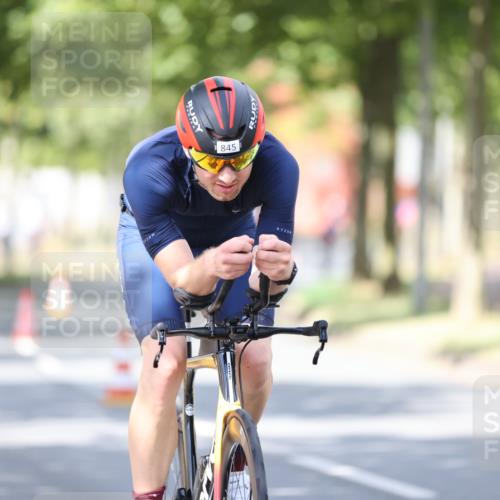 11.08.2024 - GEWOBA Citytriathlon Bremen H.Heesch http://msf.ph/oto/6801973 11.08.2024 12:02:59 Laufen  meine-sportfotos.de