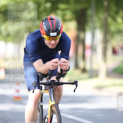 11.08.2024 - GEWOBA Citytriathlon Bremen H.Heesch http://msf.ph/oto/6801976 11.08.2024 12:02:59 Laufen  meine-sportfotos.de