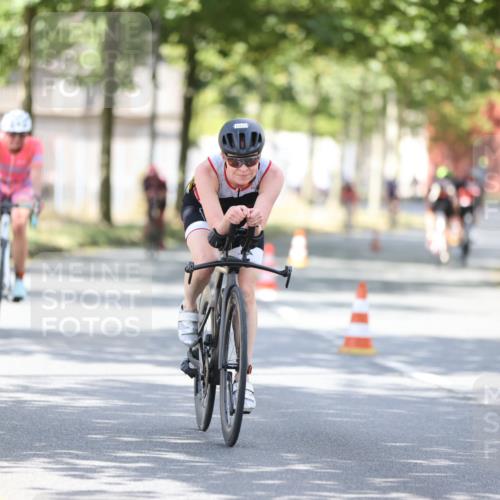 11.08.2024 - GEWOBA Citytriathlon Bremen H.Heesch http://msf.ph/oto/6802007 11.08.2024 12:03:11 Laufen  meine-sportfotos.de