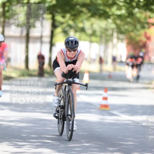 11.08.2024 - GEWOBA Citytriathlon Bremen H.Heesch http://msf.ph/oto/6802009 11.08.2024 12:03:11 Laufen  meine-sportfotos.de