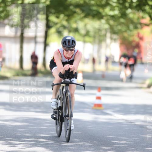 11.08.2024 - GEWOBA Citytriathlon Bremen H.Heesch http://msf.ph/oto/6802011 11.08.2024 12:03:12 Laufen  meine-sportfotos.de