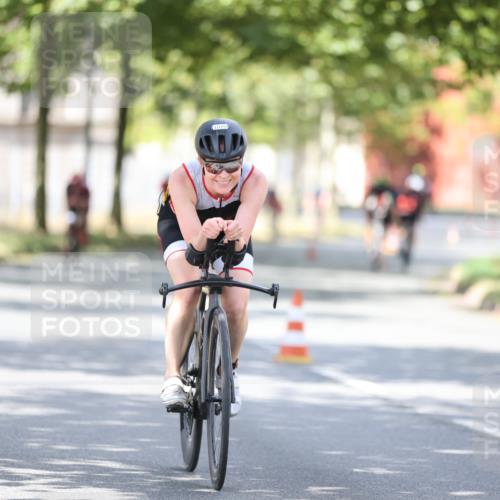 11.08.2024 - GEWOBA Citytriathlon Bremen H.Heesch http://msf.ph/oto/6802015 11.08.2024 12:03:12 Laufen  meine-sportfotos.de