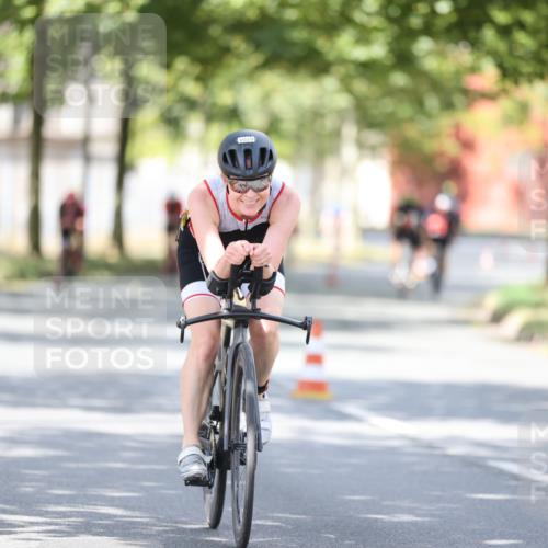 11.08.2024 - GEWOBA Citytriathlon Bremen H.Heesch http://msf.ph/oto/6802017 11.08.2024 12:03:12 Laufen  meine-sportfotos.de