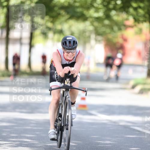 11.08.2024 - GEWOBA Citytriathlon Bremen H.Heesch http://msf.ph/oto/6802019 11.08.2024 12:03:12 Laufen  meine-sportfotos.de
