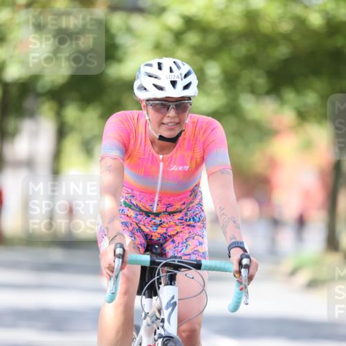 11.08.2024 - GEWOBA Citytriathlon Bremen H.Heesch http://msf.ph/oto/6802051 11.08.2024 12:03:14 Laufen  meine-sportfotos.de