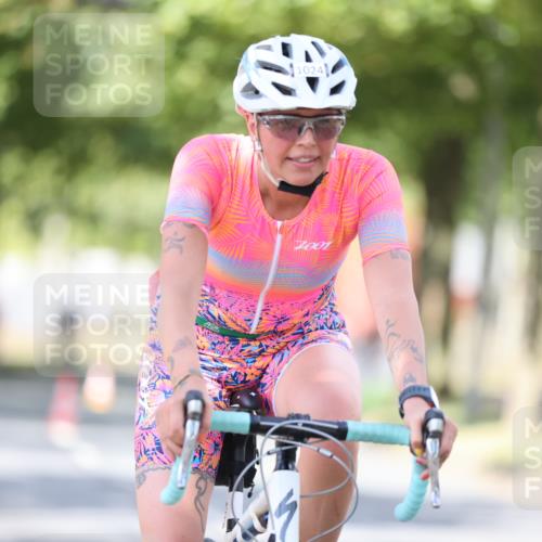 11.08.2024 - GEWOBA Citytriathlon Bremen H.Heesch http://msf.ph/oto/6802059 11.08.2024 12:03:14 Laufen  meine-sportfotos.de