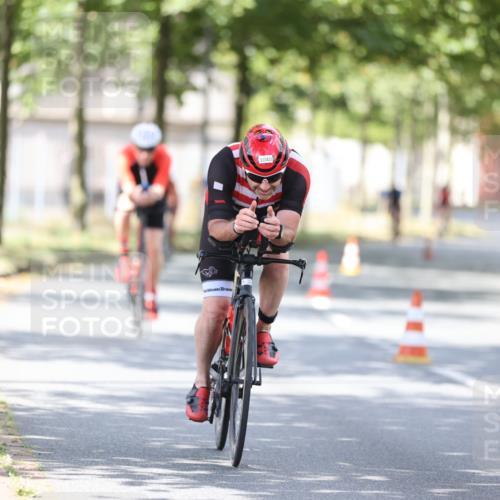 11.08.2024 - GEWOBA Citytriathlon Bremen H.Heesch http://msf.ph/oto/6802069 11.08.2024 12:03:16 Laufen  meine-sportfotos.de