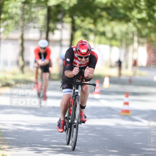 11.08.2024 - GEWOBA Citytriathlon Bremen H.Heesch http://msf.ph/oto/6802071 11.08.2024 12:03:16 Laufen  meine-sportfotos.de