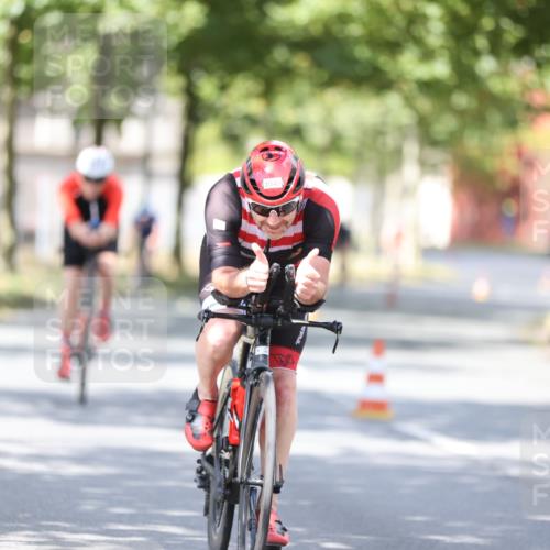 11.08.2024 - GEWOBA Citytriathlon Bremen H.Heesch http://msf.ph/oto/6802079 11.08.2024 12:03:16 Laufen  meine-sportfotos.de
