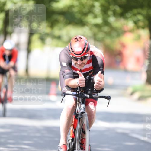 11.08.2024 - GEWOBA Citytriathlon Bremen H.Heesch http://msf.ph/oto/6802090 11.08.2024 12:03:16 Laufen  meine-sportfotos.de
