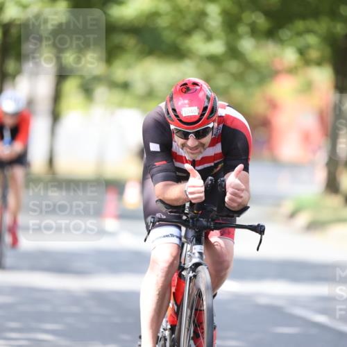 11.08.2024 - GEWOBA Citytriathlon Bremen H.Heesch http://msf.ph/oto/6802092 11.08.2024 12:03:16 Laufen  meine-sportfotos.de