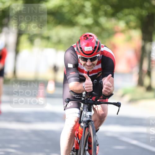 11.08.2024 - GEWOBA Citytriathlon Bremen H.Heesch http://msf.ph/oto/6802094 11.08.2024 12:03:16 Laufen  meine-sportfotos.de