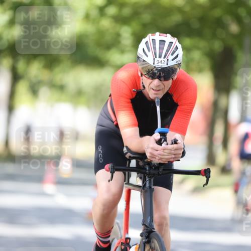 11.08.2024 - GEWOBA Citytriathlon Bremen H.Heesch http://msf.ph/oto/6802120 11.08.2024 12:03:18 Laufen  meine-sportfotos.de