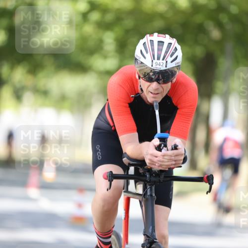 11.08.2024 - GEWOBA Citytriathlon Bremen H.Heesch http://msf.ph/oto/6802122 11.08.2024 12:03:18 Laufen  meine-sportfotos.de