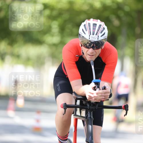 11.08.2024 - GEWOBA Citytriathlon Bremen H.Heesch http://msf.ph/oto/6802124 11.08.2024 12:03:18 Laufen  meine-sportfotos.de