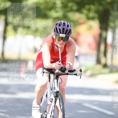 11.08.2024 - GEWOBA Citytriathlon Bremen H.Heesch http://msf.ph/oto/6802152 11.08.2024 12:03:20 Laufen  meine-sportfotos.de