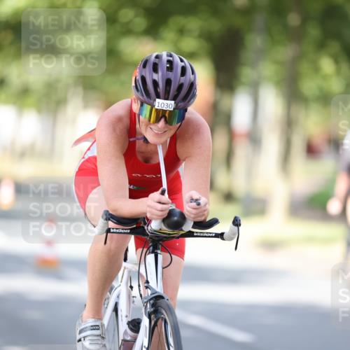 11.08.2024 - GEWOBA Citytriathlon Bremen H.Heesch http://msf.ph/oto/6802158 11.08.2024 12:03:20 Laufen  meine-sportfotos.de