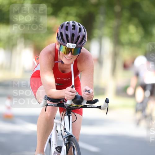 11.08.2024 - GEWOBA Citytriathlon Bremen H.Heesch http://msf.ph/oto/6802160 11.08.2024 12:03:20 Laufen  meine-sportfotos.de