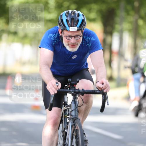 11.08.2024 - GEWOBA Citytriathlon Bremen H.Heesch http://msf.ph/oto/6802178 11.08.2024 12:03:22 Laufen  meine-sportfotos.de