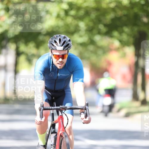 11.08.2024 - GEWOBA Citytriathlon Bremen H.Heesch http://msf.ph/oto/6802216 11.08.2024 12:03:24 Laufen  meine-sportfotos.de