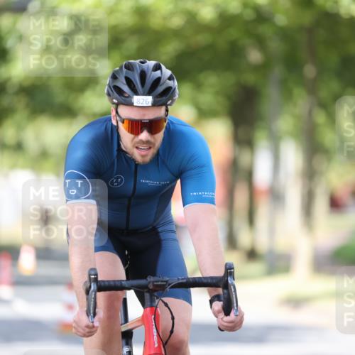 11.08.2024 - GEWOBA Citytriathlon Bremen H.Heesch http://msf.ph/oto/6802225 11.08.2024 12:03:25 Laufen  meine-sportfotos.de
