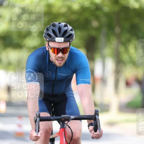 11.08.2024 - GEWOBA Citytriathlon Bremen H.Heesch http://msf.ph/oto/6802227 11.08.2024 12:03:25 Laufen  meine-sportfotos.de