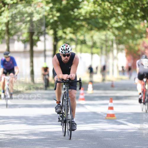 11.08.2024 - GEWOBA Citytriathlon Bremen H.Heesch http://msf.ph/oto/6802261 11.08.2024 12:03:32 Laufen  meine-sportfotos.de