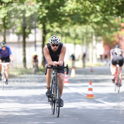 11.08.2024 - GEWOBA Citytriathlon Bremen H.Heesch http://msf.ph/oto/6802263 11.08.2024 12:03:32 Laufen  meine-sportfotos.de