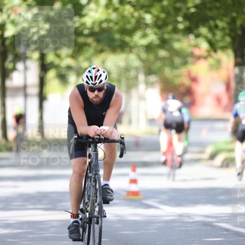 11.08.2024 - GEWOBA Citytriathlon Bremen H.Heesch http://msf.ph/oto/6802275 11.08.2024 12:03:32 Laufen  meine-sportfotos.de