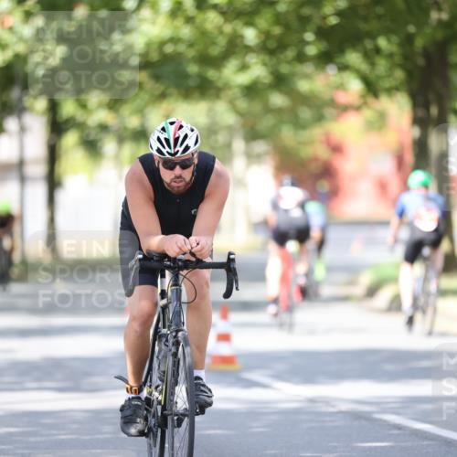 11.08.2024 - GEWOBA Citytriathlon Bremen H.Heesch http://msf.ph/oto/6802279 11.08.2024 12:03:33 Laufen  meine-sportfotos.de