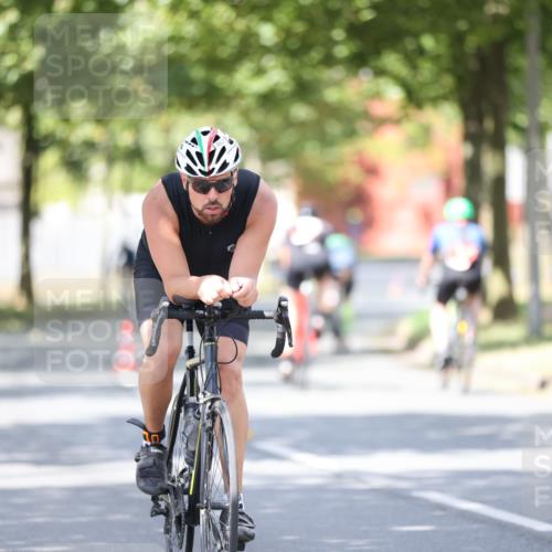 11.08.2024 - GEWOBA Citytriathlon Bremen H.Heesch http://msf.ph/oto/6802283 11.08.2024 12:03:33 Laufen  meine-sportfotos.de
