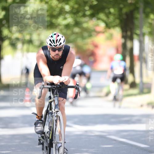 11.08.2024 - GEWOBA Citytriathlon Bremen H.Heesch http://msf.ph/oto/6802285 11.08.2024 12:03:33 Laufen  meine-sportfotos.de