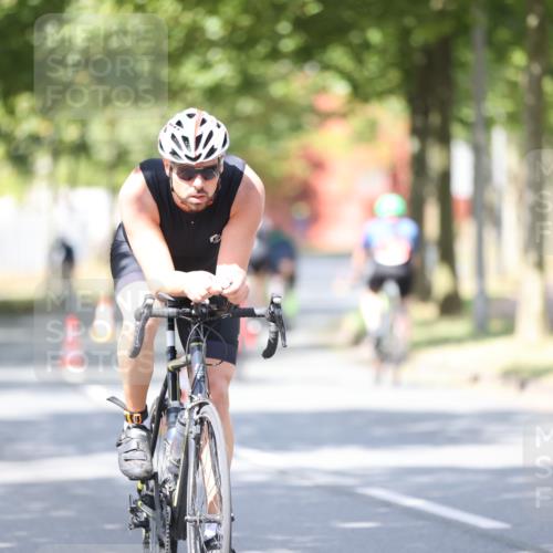 11.08.2024 - GEWOBA Citytriathlon Bremen H.Heesch http://msf.ph/oto/6802287 11.08.2024 12:03:33 Laufen  meine-sportfotos.de