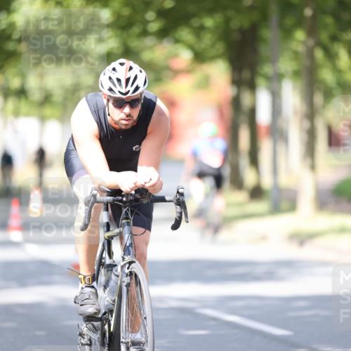 11.08.2024 - GEWOBA Citytriathlon Bremen H.Heesch http://msf.ph/oto/6802291 11.08.2024 12:03:33 Laufen  meine-sportfotos.de