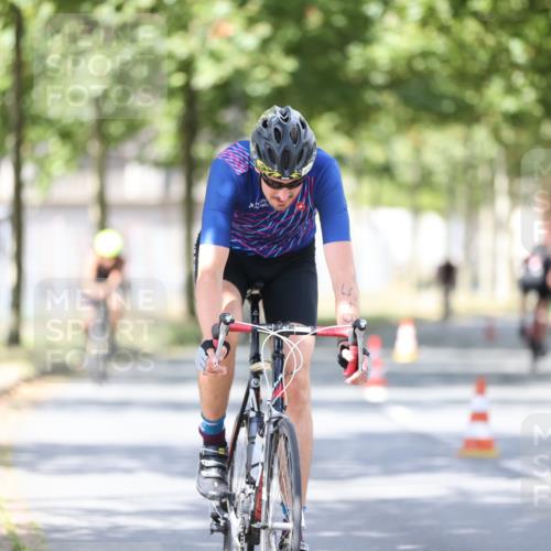 11.08.2024 - GEWOBA Citytriathlon Bremen H.Heesch http://msf.ph/oto/6802299 11.08.2024 12:03:34 Laufen  meine-sportfotos.de