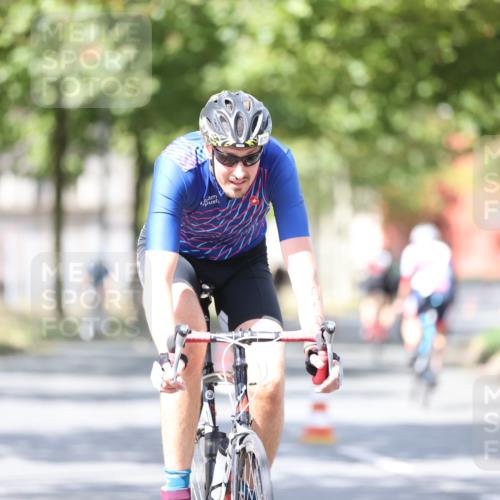 11.08.2024 - GEWOBA Citytriathlon Bremen H.Heesch http://msf.ph/oto/6802310 11.08.2024 12:03:35 Laufen  meine-sportfotos.de