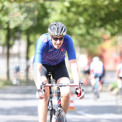 11.08.2024 - GEWOBA Citytriathlon Bremen H.Heesch http://msf.ph/oto/6802312 11.08.2024 12:03:35 Laufen  meine-sportfotos.de